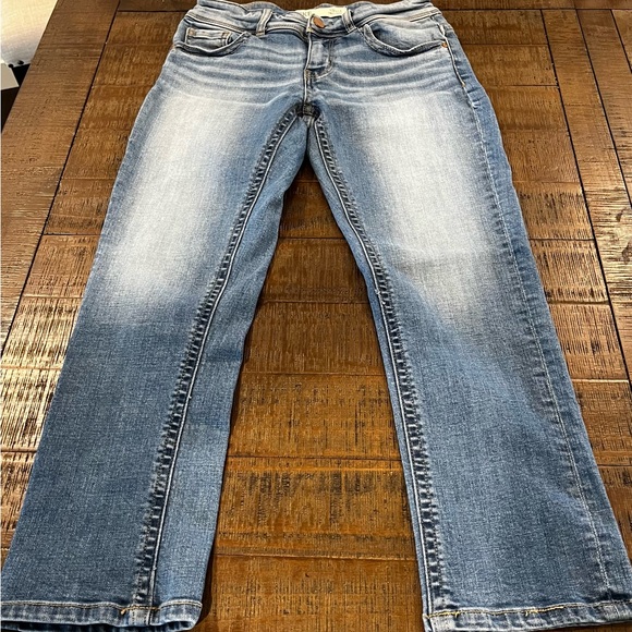 BKE,Guess Jeans GREAT Condition! - Picture 13 of 16